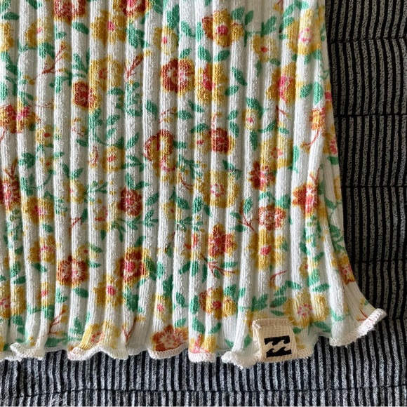 Billabong Floral Tomboy Tank Size S NWT - Picture 8 of 11